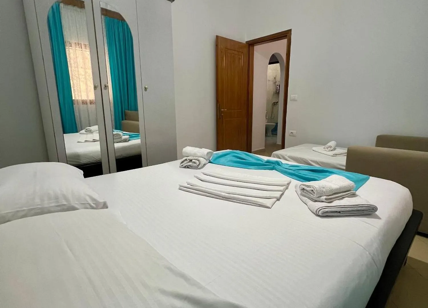Guga Host House Villa Sarandë